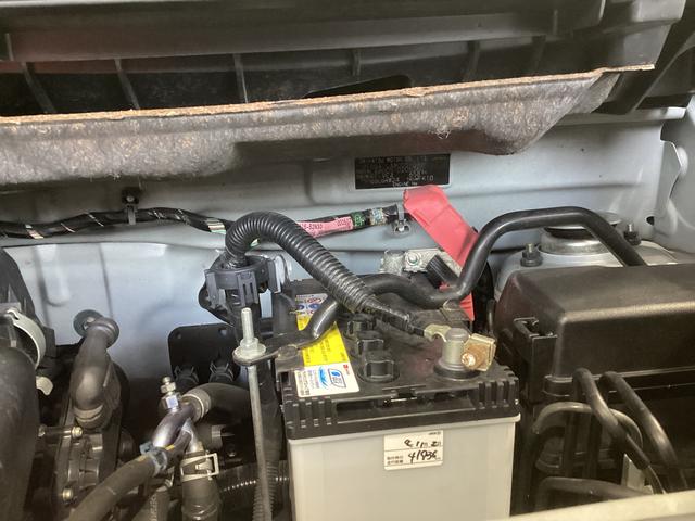 ムーヴキャンバス Ｇブラックアクセントリミテッド　ＳＡＩＩＩ　衝突被害軽減ブレーキ　横滑り防止装置　オートハイビーム　アイドリングストップ　ステアリングスイッチ　オートライト　キーフリーシステム　オートエアコン　ナビ　ドラレコ　パノラマカメラ　マット　バイザー（18枚目）