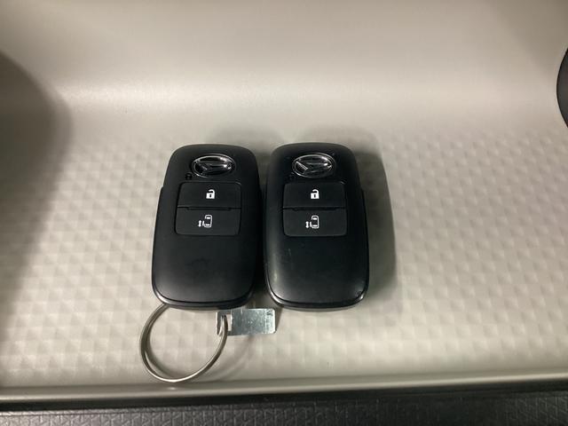 タント Ｘ　衝突被害軽減ブレーキ　横滑り防止装置　オートハイビーム　アイドリングストップ　ステアリングスイッチ　オートライト　キーフリーシステム　オートエアコン　バックカメラ（32枚目）