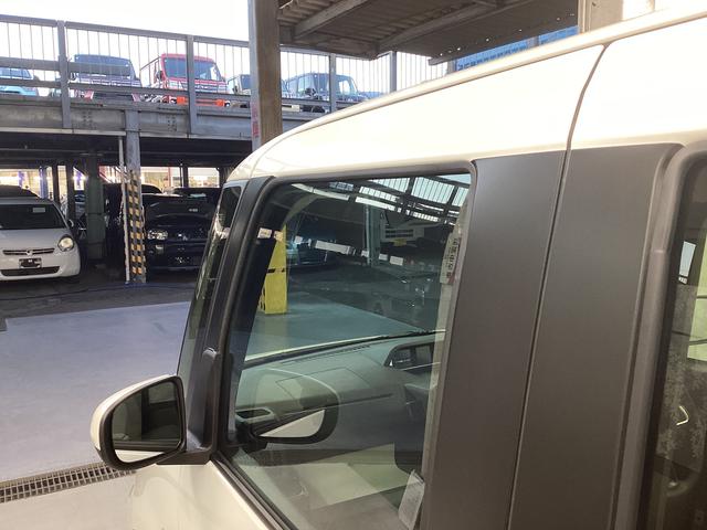 タント Ｘ　衝突被害軽減ブレーキ　横滑り防止装置　オートハイビーム　アイドリングストップ　ステアリングスイッチ　オートライト　キーフリーシステム　オートエアコン　バックカメラ（37枚目）