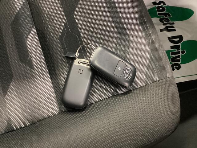 タフト Ｘ　衝突被害軽減ブレーキ　横滑り防止装置　オートハイビーム　アイドリングストップ　ステアリングスイッチ　オートライト　キーフリーシステム　オートエアコン　パノラマカメラ　マット　バイザー（35枚目）