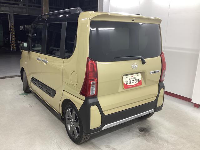 タント ファンクロスターボ　衝突被害軽減ブレーキ　横滑り防止装置　オートハイビーム　アイドリングストップ　ステアリングスイッチ　オートライト　キーフリーシステム　オートエアコン　ナビ　ドラレコ　パノラマカメラ　ＥＴＣ（9枚目）