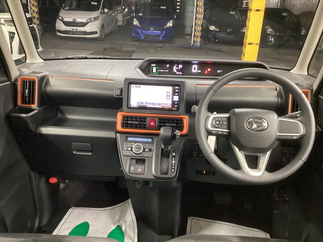 タント ファンクロスターボ　衝突被害軽減ブレーキ　横滑り防止装置　オートハイビーム　アイドリングストップ　ステアリングスイッチ　オートライト　キーフリーシステム　オートエアコン　ナビ　ドラレコ　パノラマカメラ　ＥＴＣ（16枚目）