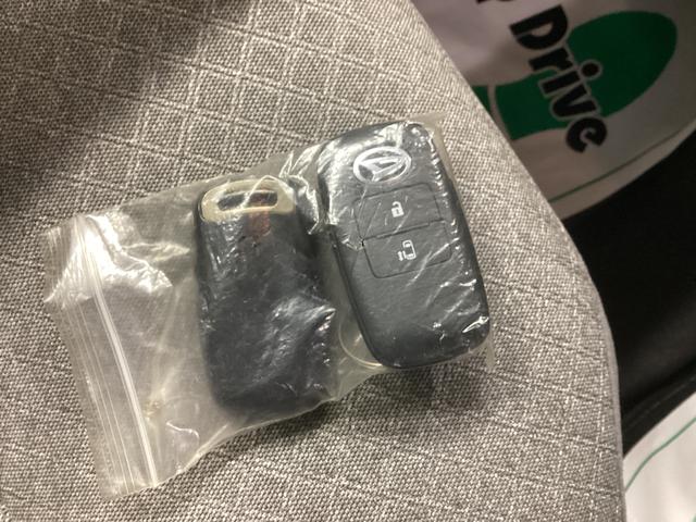 タント Ｘ　衝突被害軽減ブレーキ　横滑り防止装置　オートハイビーム　アイドリングストップ　ステアリングスイッチ　オートライト　キーフリーシステム　オートエアコン　バックカメラ　マット　バイザー（37枚目）