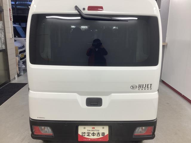 ハイゼットカーゴ ＤＸ　衝突被害軽減ブレーキ　横滑り防止装置　２ＷＤ　ＣＶＴ　エアコン　パワステ　ラジオ　オートハイビーム　アイドリングストップ　オートライト　マット　バイザー（3枚目）