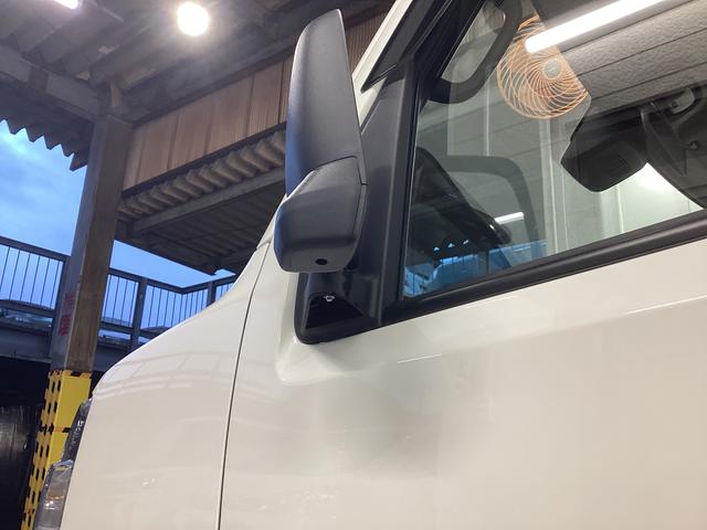 ハイゼットカーゴ ＤＸ　衝突被害軽減ブレーキ　横滑り防止装置　２ＷＤ　ＣＶＴ　エアコン　パワステ　ラジオ　オートハイビーム　アイドリングストップ　オートライト　マット　バイザー（22枚目）