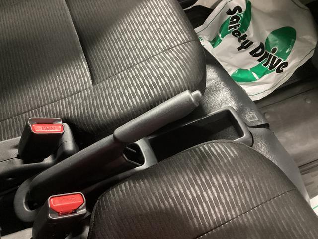 ハイゼットカーゴ ＤＸ　衝突被害軽減ブレーキ　横滑り防止装置　２ＷＤ　ＣＶＴ　エアコン　パワステ　ラジオ　オートハイビーム　アイドリングストップ　オートライト　マット　バイザー（32枚目）