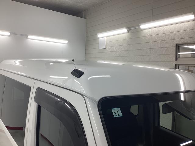 ハイゼットカーゴ ＤＸ　衝突被害軽減ブレーキ　横滑り防止装置　２ＷＤ　ＣＶＴ　エアコン　パワステ　ラジオ　オートハイビーム　アイドリングストップ　オートライト　マット　バイザー（39枚目）