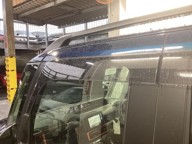 タント ファンクロスターボ　衝突被害軽減ブレーキ　横滑り防止装置　オートハイビーム　アイドリングストップ　ステアリングスイッチ　オートライト　キーフリー　オートエアコン　ナビ　ドラレコ　パノラマカメラ　ＥＴＣ　マットバイザー（23枚目）