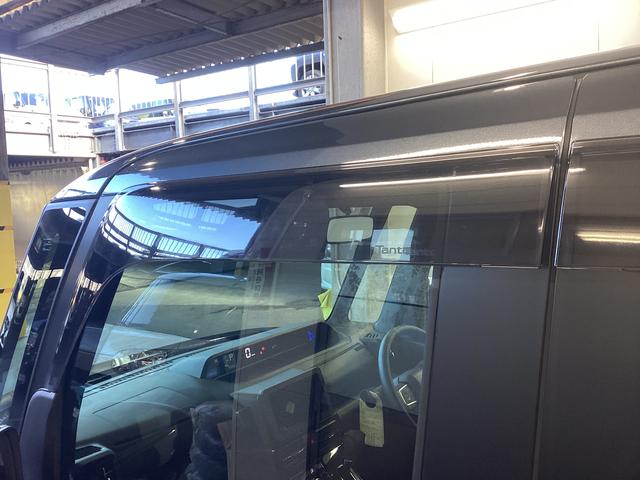 タント カスタムＸ　衝突被害軽減ブレーキ　横滑り防止装置　オートハイビーム　アイドリングストップ　ステアリングスイッチ　オートライト　キーフリーシステム　オートエアコン　パノラマカメラ　マット　バイザー（23枚目）