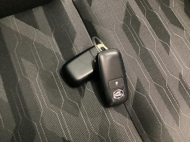 タフト Ｇ　クロムベンチャー　衝突被害軽減ブレーキ　横滑り防止装置　４ＷＤ　オートハイビーム　アイドリングストップ　ステアリングスイッチ　オートライト　キーフリーシステム　モニター付きオーディオ　パノラマカメラ　マット　バイザー（35枚目）