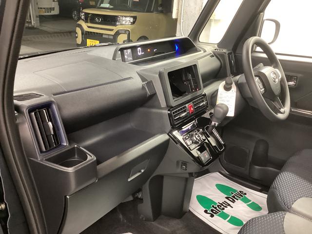 タント カスタムＸ　衝突被害軽減ブレーキ　横滑り防止装置　オートハイビーム　アイドリングストップ　ステアリングスイッチ　オートライト　キーフリーシステム　オートエアコン　パノラマカメラ（12枚目）