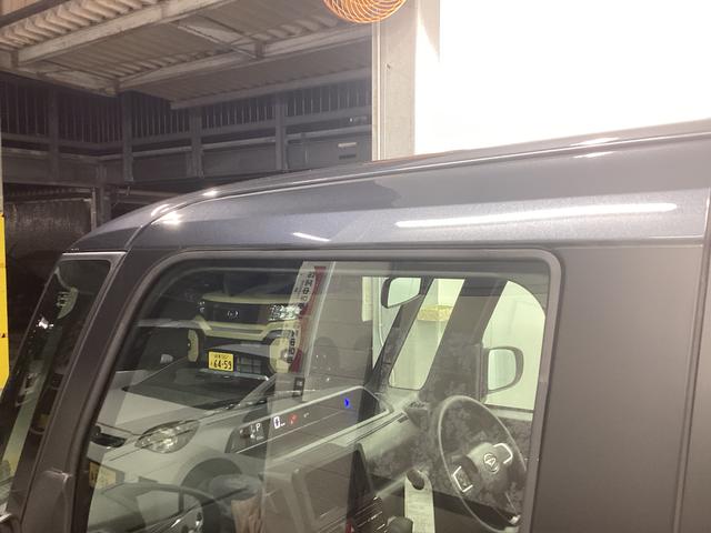 タント カスタムＸ　衝突被害軽減ブレーキ　横滑り防止装置　オートハイビーム　アイドリングストップ　ステアリングスイッチ　オートライト　キーフリーシステム　オートエアコン　パノラマカメラ（23枚目）