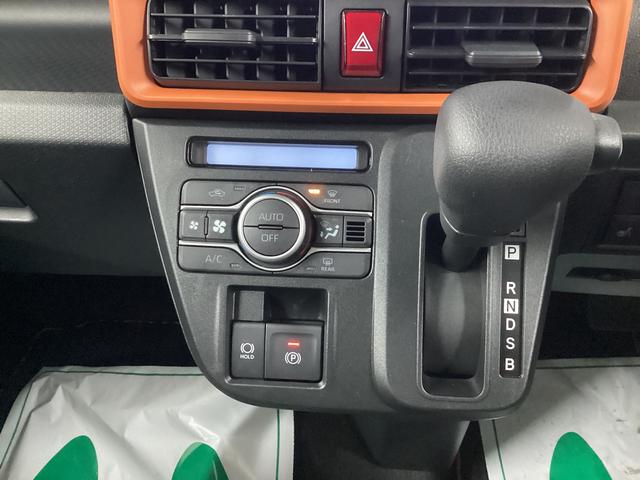 タント ファンクロス　衝突被害軽減ブレーキ　横滑り防止装置　オートハイビーム　アイドリングストップ　ステアリングスイッチ　オートライト　キーフリーシステム　オートエアコン　ナビ　ドラレコ　パノラマカメラ　ＥＴＣ　マット（11枚目）