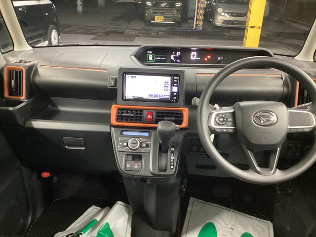 タント ファンクロス　衝突被害軽減ブレーキ　横滑り防止装置　オートハイビーム　アイドリングストップ　ステアリングスイッチ　オートライト　キーフリーシステム　オートエアコン　ナビ　ドラレコ　パノラマカメラ　ＥＴＣ　マット（16枚目）