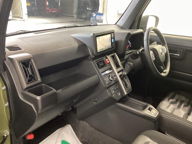 タフト Ｇ　クロムベンチャー　衝突被害軽減ブレーキ　横滑り防止装置　オートハイビーム　アイドリングストップ　ステアリングスイッチ　オートライト　キーフリーシステム　オートエアコン　ナビ　ドラレコ　パノラマカメラ　ＥＴＣ　マット（12枚目）