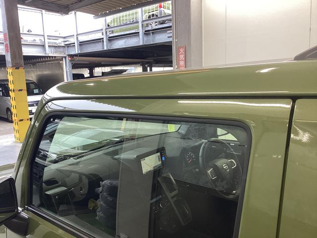 タフト Ｇ　クロムベンチャー　衝突被害軽減ブレーキ　横滑り防止装置　オートハイビーム　アイドリングストップ　ステアリングスイッチ　オートライト　キーフリーシステム　オートエアコン　ナビ　ドラレコ　パノラマカメラ　ＥＴＣ　マット（23枚目）