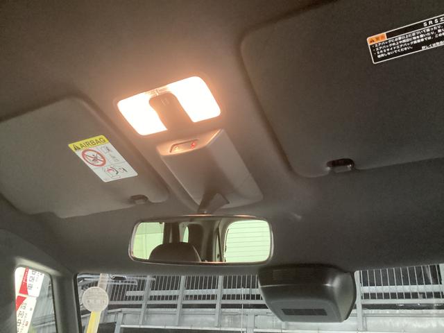 タント カスタムＸ　衝突被害軽減ブレーキ　横滑り防止装置　オートハイビーム　アイドリングストップ　ステアリングスイッチ　オートライト　キーフリーシステム　オートエアコン　パノラマカメラ　マット　バイザー（37枚目）