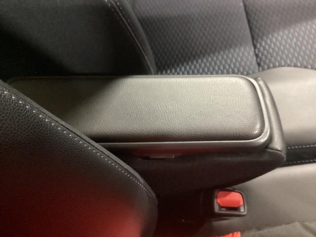 タント カスタムＸ　衝突被害軽減ブレーキ　横滑り防止装置　オートハイビーム　アイドリングストップ　ステアリングスイッチ　オートライト　キーフリー　オートエアコン　ナビ　ドラレコ　パノラマカメラ　ＥＴＣ　マット　バイザー（38枚目）