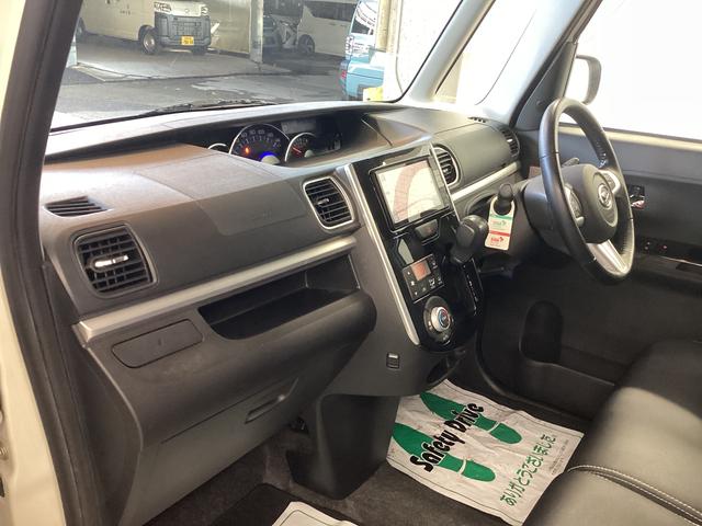 タント カスタムＲＳ　トップエディションＳＡＩＩ　衝突被害軽減ブレーキ　横滑り防止装置　アイドリングストップ　ステアリングスイッチ　オートライト　キーフリーシステム　オートエアコン　ナビ　バックカメラ　マット　バイザー（12枚目）