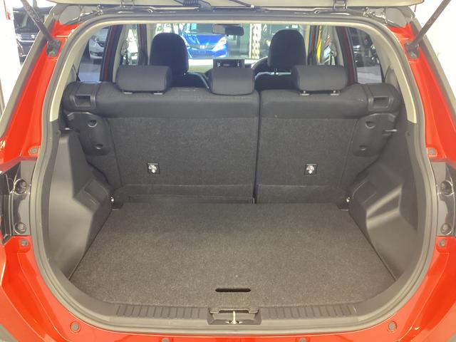 ロッキー G 衝突被害軽減ブレーキ 横滑り防止装置 オートハイビーム アイドリングストップ ステアリングスイッチ オートライト キーフリーシステム オートエアコン CDチューナー ETC マット バイザー(15枚目)