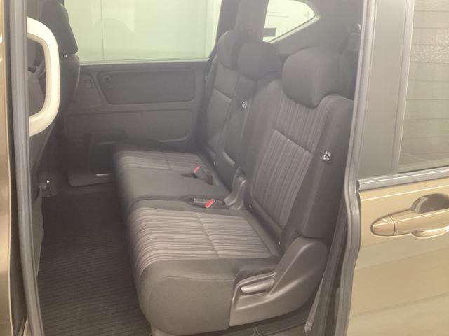 フリード Ｇ・ホンダセンシング　衝突被害軽減ブレーキ　横滑り防止装置　アイドリングストップ　ステアリングスイッチ　オートライト　キーフリーシステム　オートエアコン　ナビ　バックカメラ　ＥＴＣ　マット　バイザー（14枚目）