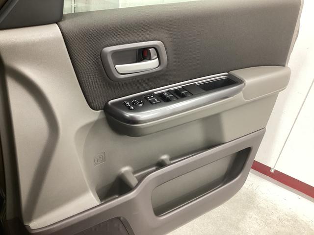 フリード Ｇ・ホンダセンシング　衝突被害軽減ブレーキ　横滑り防止装置　アイドリングストップ　ステアリングスイッチ　オートライト　キーフリーシステム　オートエアコン　ナビ　バックカメラ　ＥＴＣ　マット　バイザー（34枚目）