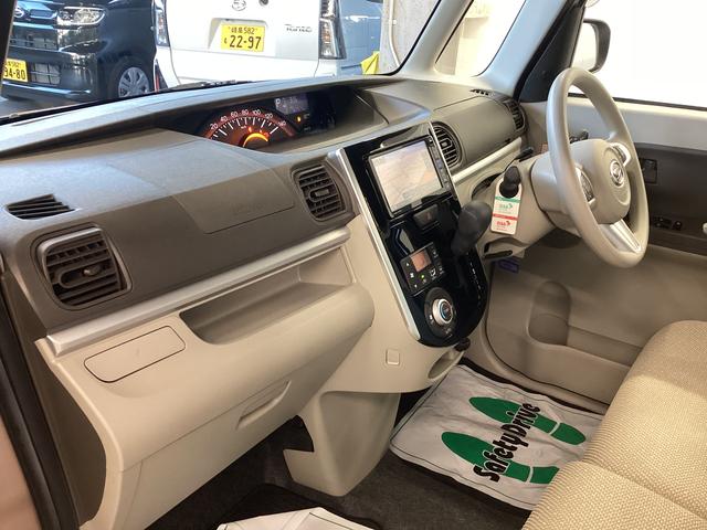 タント Ｘ　ＳＡＩＩＩ　スローパー　リアシートツキ　衝突被害軽減ブレーキ　横滑り防止装置　オートハイビーム　アイドリングストップ　ステアリングスイッチ　オートライト　キーフリーシステム　オートエアコン　ナビ　バックカメラ　ＥＴＣ　マット　バイザー（12枚目）