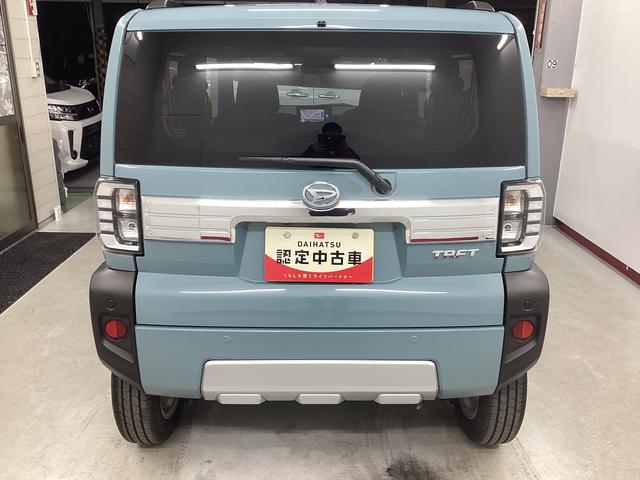 タフト Ｇ　クロムベンチャー　衝突被害軽減ブレーキ　横滑り防止装置　オートハイビーム　アイドリングストップ　ステアリングスイッチ　オートライト　キーフリーシステム　オートエアコン　ナビ　ドラレコ　パノラマカメラ　ＥＴＣ　マット（3枚目）