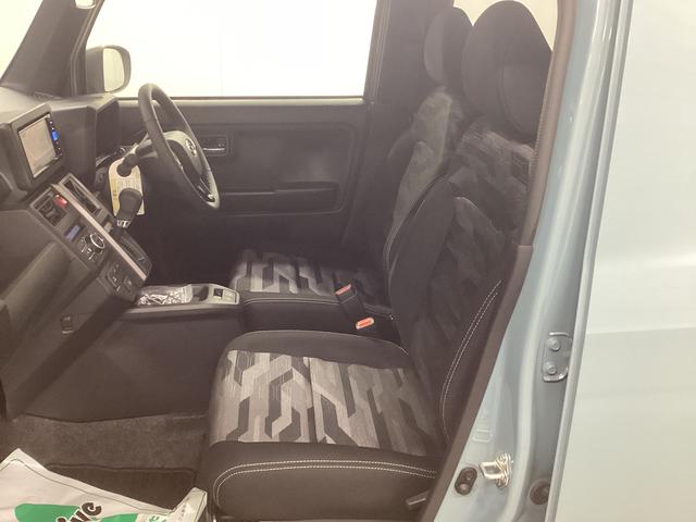 タフト Ｇ　クロムベンチャー　衝突被害軽減ブレーキ　横滑り防止装置　オートハイビーム　アイドリングストップ　ステアリングスイッチ　オートライト　キーフリーシステム　オートエアコン　ナビ　ドラレコ　パノラマカメラ　ＥＴＣ　マット（13枚目）