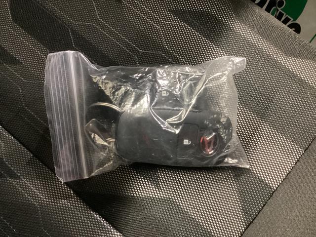 タフト Ｇ　クロムベンチャー　衝突被害軽減ブレーキ　横滑り防止装置　オートハイビーム　アイドリングストップ　ステアリングスイッチ　オートライト　キーフリーシステム　オートエアコン　ナビ　ドラレコ　パノラマカメラ　ＥＴＣ　マット（31枚目）