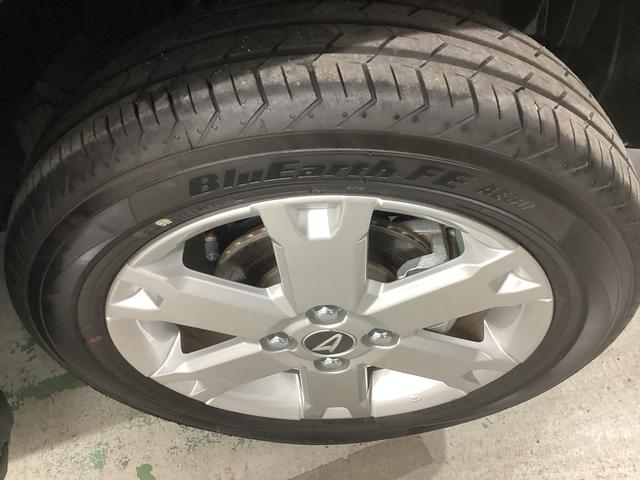 タフト Ｇ　クロムベンチャー　衝突被害軽減ブレーキ　横滑り防止装置　オートハイビーム　アイドリングストップ　ステアリングスイッチ　オートライト　キーフリーシステム　オートエアコン　ナビ　ドラレコ　パノラマカメラ　ＥＴＣ　マット（39枚目）