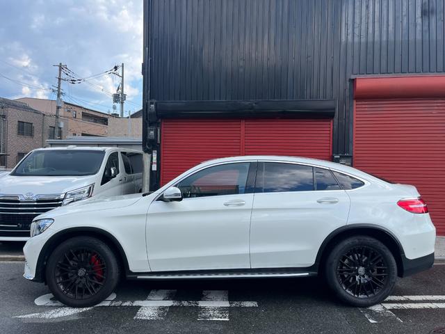 ＧＬＣ２２０ｄ　４マチッククーペスポーツ（本革仕様）　パナメリカーナグリル　ハルトゲ１９ＡＷ　レッドキャリパー　ブルメスターサウンド　本革シート　ＬＥＤヘッドライト　サンルーフ　クリアランスソナー　電動ゲート　ブラインドスポットモニター　ドラレコ(5枚目)