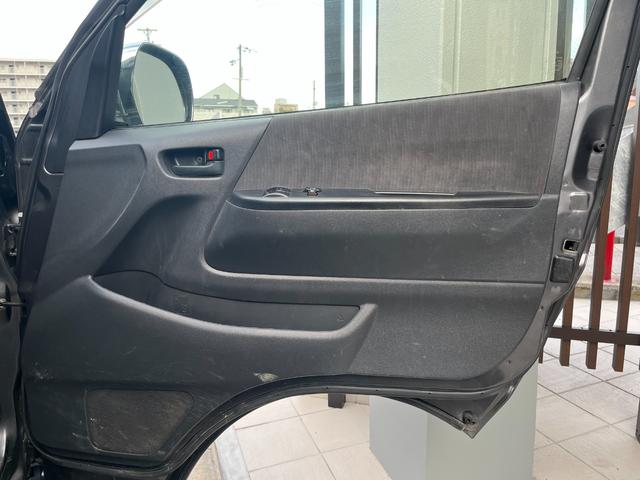 ハイエースバン ロングスーパーＧＬ　３型　後期　ナビ　地デジ　Ｂｌｕｅｔｏｏｔｈ　カロッツェリアフリップダウンモニター　シートカバー　ベッドキット　後席シートベルト　前後デッキカバー　Ｒ７．９オルタネーター交換済み　ディーゼル１＆２施工（13枚目）