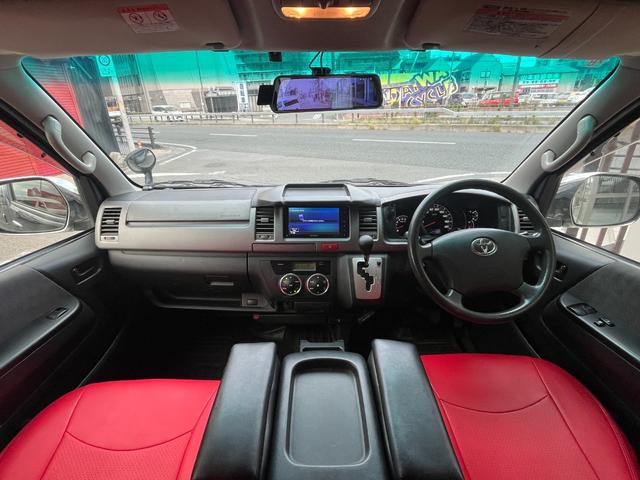 ハイエースバン ロングスーパーＧＬ　３型　後期　ナビ　地デジ　Ｂｌｕｅｔｏｏｔｈ　カロッツェリアフリップダウンモニター　シートカバー　ベッドキット　後席シートベルト　前後デッキカバー　Ｒ７．９オルタネーター交換済み　ディーゼル１＆２施工（31枚目）