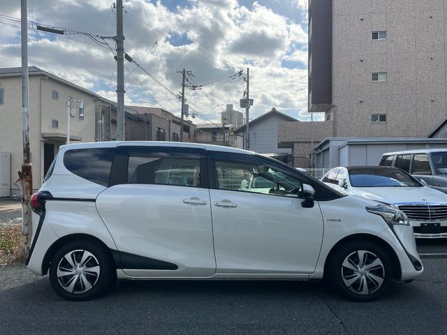 シエンタ ハイブリッドＧ　クエロ　ワンオーナー車　７人乗り　９インチナビ　全方位カメラ　両側Ｐスライドドア　クルコン　バックカメラカメラ　ハーフレザーシート　レーンアシスト　Ｂｌｕｅｔｏｏｔｈ　スペアキー有　ドラレコ（6枚目）
