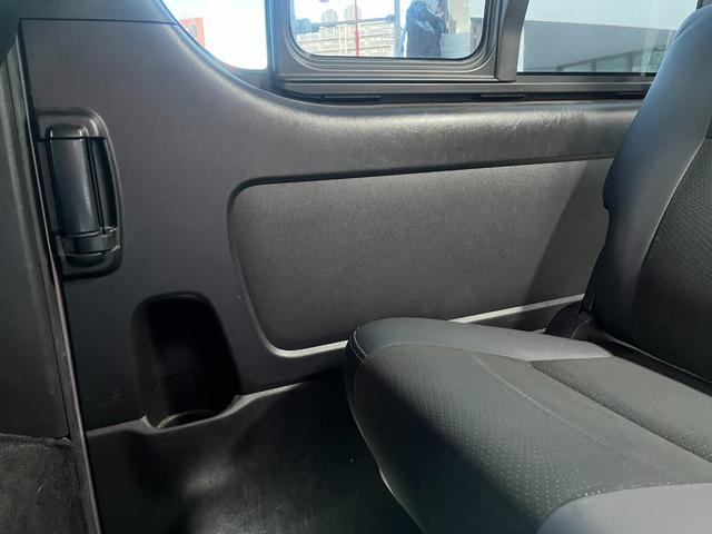 ハイエースバン スーパーＧＬ　ダークプライムＩＩ　スーパーＧＬ　ダークプライムＩＩ　５型　アルパインＢＩＧＸ１１　デイトナ１６インチ　２インチローダウン　トヨタセーフティセンス・ＬＥＤヘッドライト・プッシュスタート・ドライブレコーダー　ＥＴＣ（23枚目）