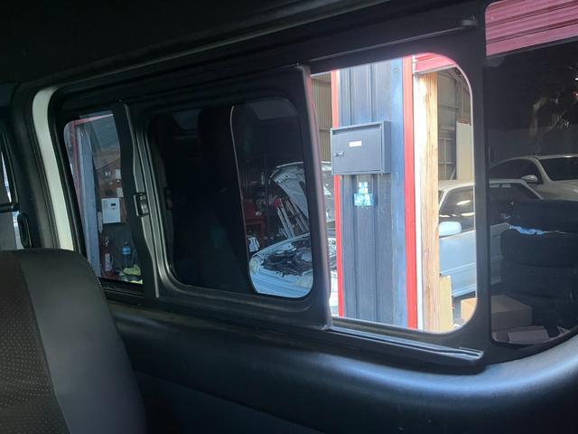 ハイエースバン スーパーＧＬ　ダークプライムＩＩ　スーパーＧＬ　ダークプライムＩＩ　５型　アルパインＢＩＧＸ１１　デイトナ１６インチ　２インチローダウン　トヨタセーフティセンス・ＬＥＤヘッドライト・プッシュスタート・ドライブレコーダー　ＥＴＣ（59枚目）