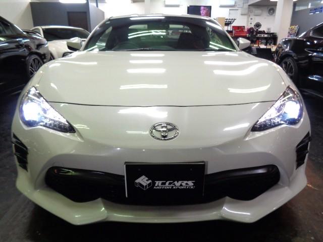 ８６ Ｇ　後期モデルＦＡ２０ＢＯＸＥＲエンジン６ＭＴミッションＯＰ２本出しマフラーＢＬＩＴＺ車高調ＶＥＲＴＥＸカーボンウイングＡＤＶＡＮ１８ＡＷスリットローターＶＳＣナビＴＶバックカメラＮＡＲＤＩステアドラレコ（9枚目）
