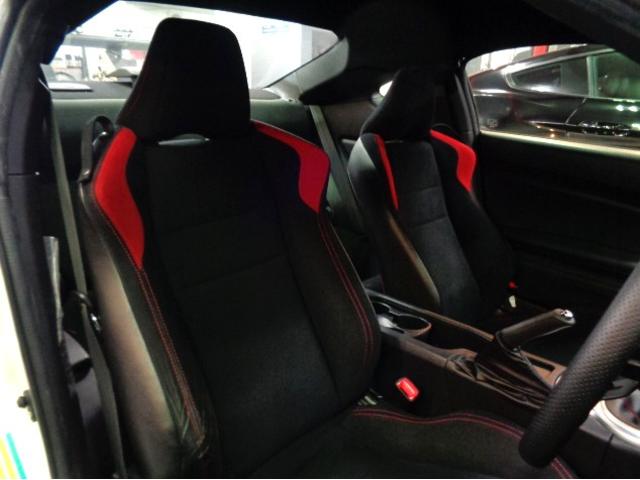 ８６ Ｇ　後期モデルＦＡ２０ＢＯＸＥＲエンジン６ＭＴミッションＯＰ２本出しマフラーＢＬＩＴＺ車高調ＶＥＲＴＥＸカーボンウイングＡＤＶＡＮ１８ＡＷスリットローターＶＳＣナビＴＶバックカメラＮＡＲＤＩステアドラレコ（35枚目）