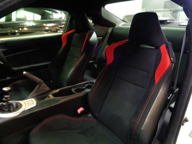 ８６ Ｇ　後期モデルＦＡ２０ＢＯＸＥＲエンジン６ＭＴミッションＯＰ２本出しマフラーＢＬＩＴＺ車高調ＶＥＲＴＥＸカーボンウイングＡＤＶＡＮ１８ＡＷスリットローターＶＳＣナビＴＶバックカメラＮＡＲＤＩステアドラレコ（36枚目）