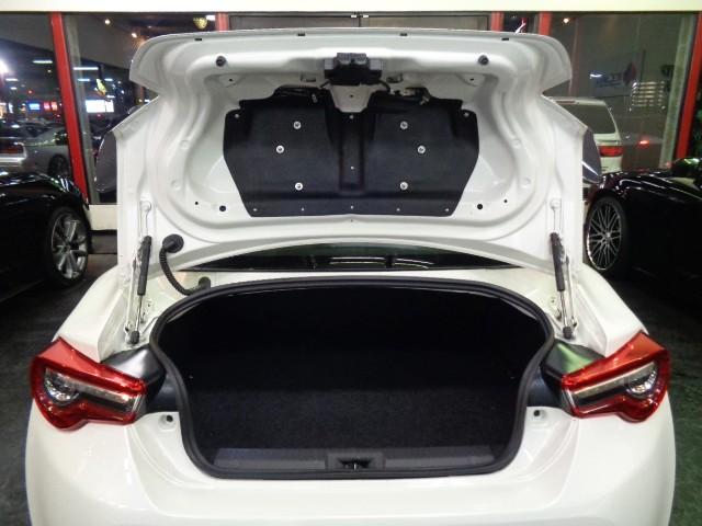 ８６ Ｇ　後期モデルＦＡ２０ＢＯＸＥＲエンジン６ＭＴミッションＯＰ２本出しマフラーＢＬＩＴＺ車高調ＶＥＲＴＥＸカーボンウイングＡＤＶＡＮ１８ＡＷスリットローターＶＳＣナビＴＶバックカメラＮＡＲＤＩステアドラレコ（41枚目）