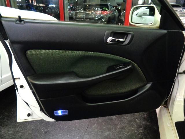 アコード ユーロＲ　プレミアムホワイトパールカラーフルエアロＨ２２ＡＶＴＥＣエンジン５ＭＴステンマフラーカーボンエアチャンバー車高調ＮＳＸキャリパーレカロシートＨＩＤライトＬＥＤＦＯＧタワーバーレザーステア７スポークＡＷ（37枚目）