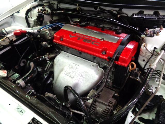 アコード ユーロＲ　プレミアムホワイトパールカラーフルエアロＨ２２ＡＶＴＥＣエンジン５ＭＴステンマフラーカーボンエアチャンバー車高調ＮＳＸキャリパーレカロシートＨＩＤライトＬＥＤＦＯＧタワーバーレザーステア７スポークＡＷ（40枚目）