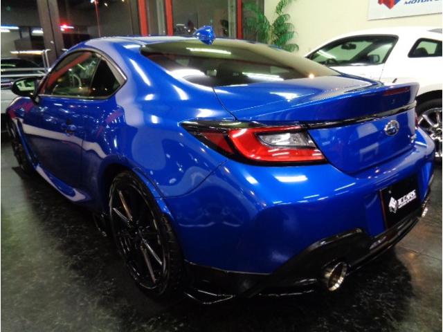 BRZ R WRブルーパールカラーSTIフルエアロFA24BOXERエンジン6MTミッションSTIマフラーTEIN車高調SAMCOパイピングナビTVバックカメラクルーズCマルチモニターTRACKモードVSC(4枚目)