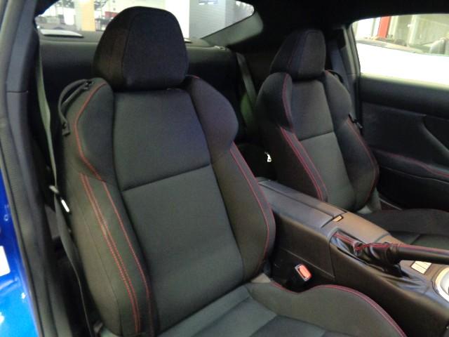 BRZ R WRブルーパールカラーSTIフルエアロFA24BOXERエンジン6MTミッションSTIマフラーTEIN車高調SAMCOパイピングナビTVバックカメラクルーズCマルチモニターTRACKモードVSC(35枚目)