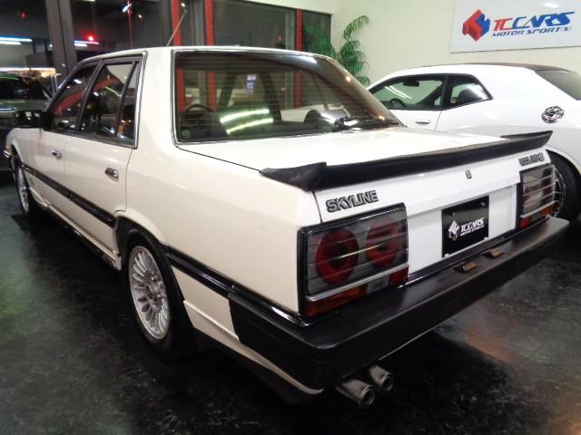 スカイライン 2000ターボRS-X DR30鉄仮面EJ20ETターボエンジン純正5MTミッション専用2本出しマフラーフェンダーフィントランクスポイラー純正アルミホブラックシートD席電動サポートフルノーマル1オーナー親族名変走行6万km(4枚目)