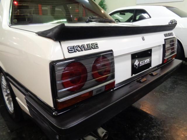 スカイライン 2000ターボRS-X DR30鉄仮面EJ20ETターボエンジン純正5MTミッション専用2本出しマフラーフェンダーフィントランクスポイラー純正アルミホブラックシートD席電動サポートフルノーマル1オーナー親族名変走行6万km(19枚目)