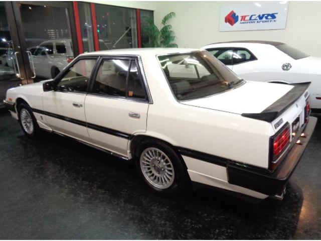 スカイライン 2000ターボRS-X DR30鉄仮面EJ20ETターボエンジン純正5MTミッション専用2本出しマフラーフェンダーフィントランクスポイラー純正アルミホブラックシートD席電動サポートフルノーマル1オーナー親族名変走行6万km(23枚目)