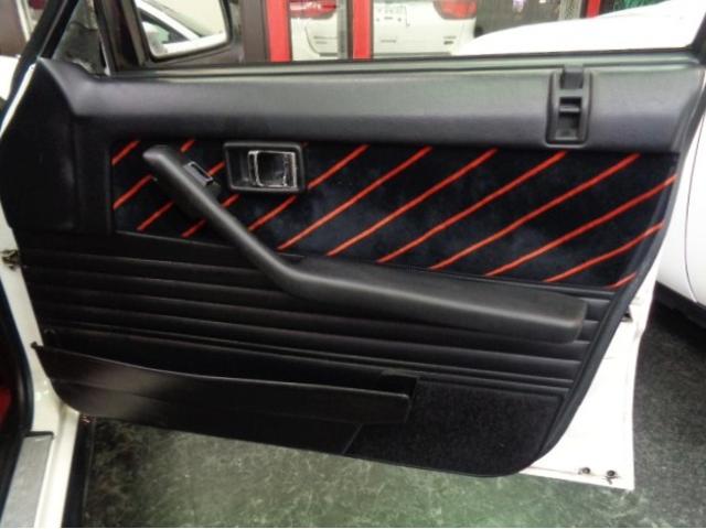スカイライン 2000ターボRS-X DR30鉄仮面EJ20ETターボエンジン純正5MTミッション専用2本出しマフラーフェンダーフィントランクスポイラー純正アルミホブラックシートD席電動サポートフルノーマル1オーナー親族名変走行6万km(38枚目)