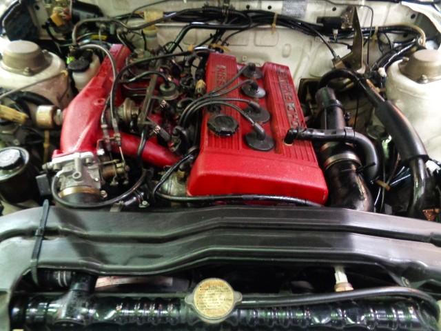 スカイライン 2000ターボRS-X DR30鉄仮面EJ20ETターボエンジン純正5MTミッション専用2本出しマフラーフェンダーフィントランクスポイラー純正アルミホブラックシートD席電動サポートフルノーマル1オーナー親族名変走行6万km(40枚目)